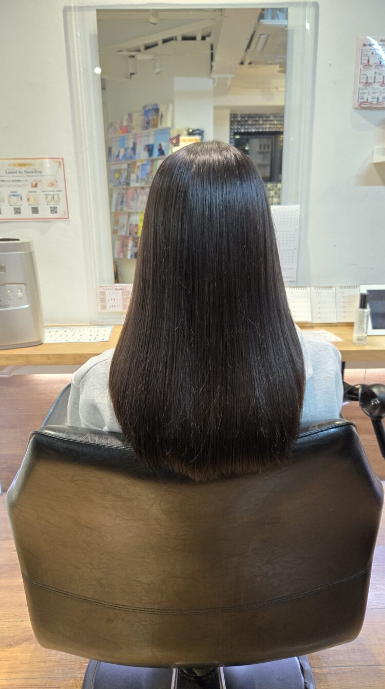 透明感たっぷりの地毛風カラーでつくるナチュラルうる艶ストレート |スノードロップ 美容室 スタッフブログ
