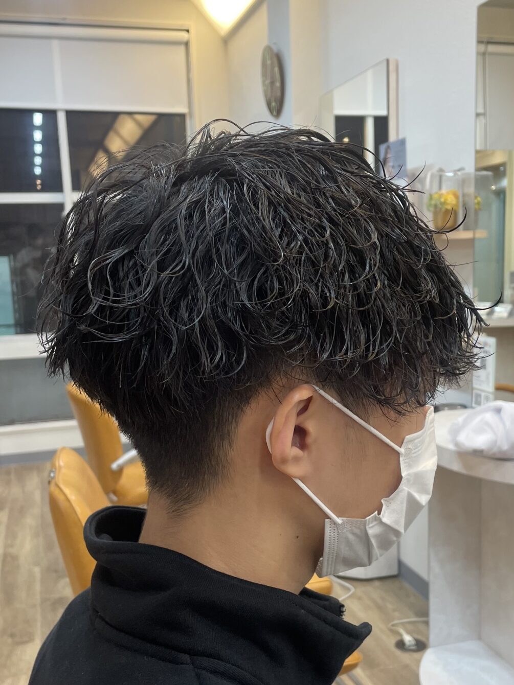 無造作な動きがかっこいいメンズカット+波巻きパーマ |スノードロップ 美容室 スタッフブログ